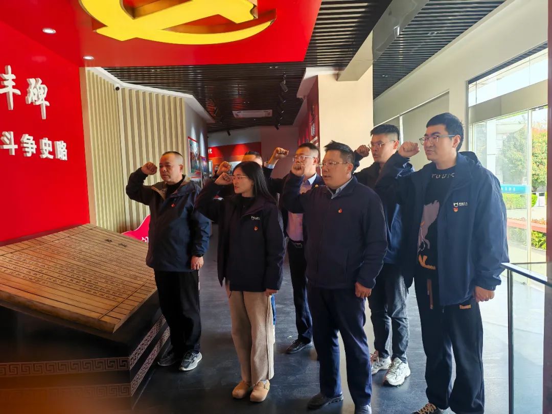 b24096a585000fb877556db7f9dd6426.jpg b24096a585000fb877556db7f9dd6426.jpg